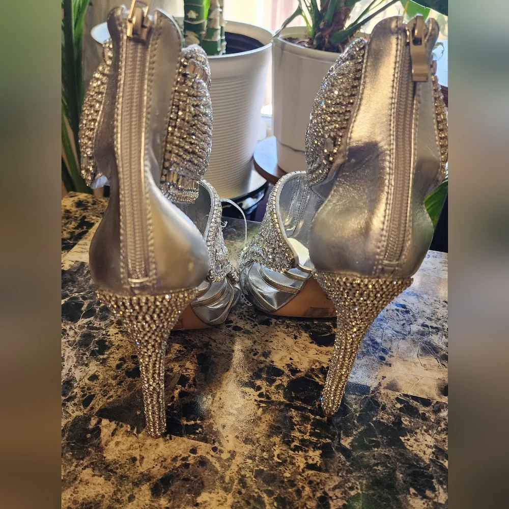 Azalea Wang Grizzled Rhinestone Ankle Cuff Sandal **Missing Stones Shown**As Is* - Picture 6 of 7
